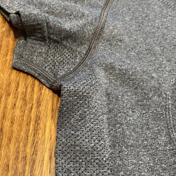 EUC Lululemon Gray SS swiftly shirt 6 - Picture 3 of 7